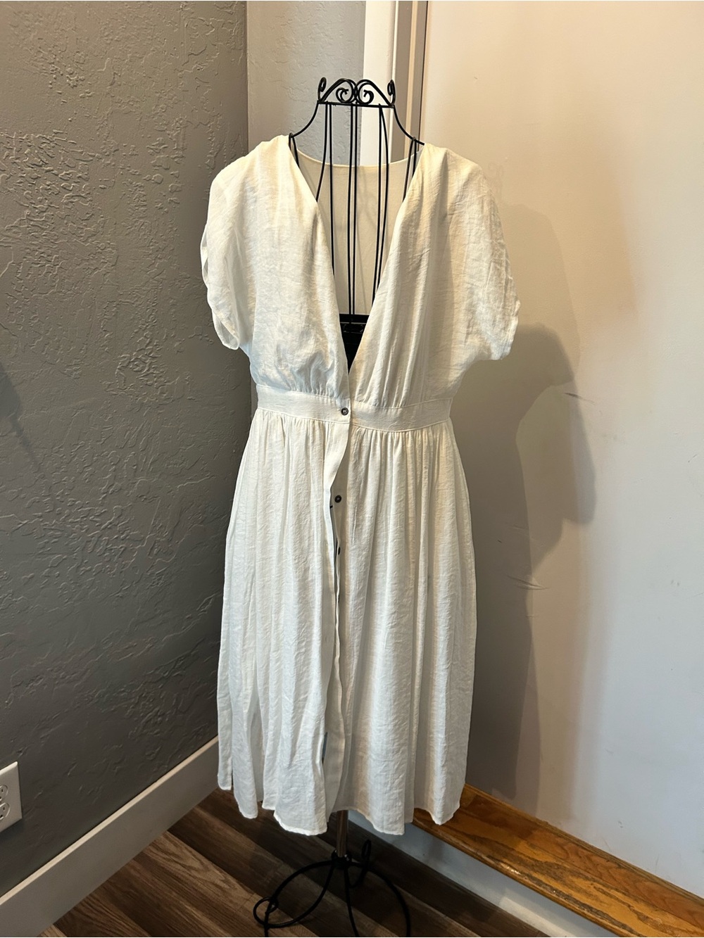 Women's White Button-Front V-Neck Midi Dress